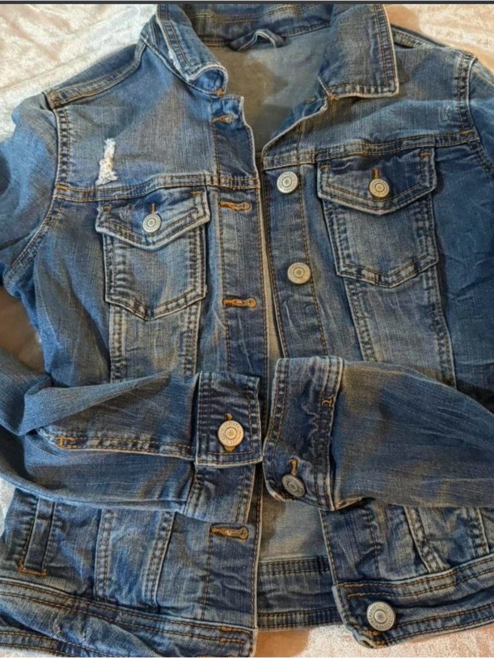 Aeropostale metal snap on blue denim